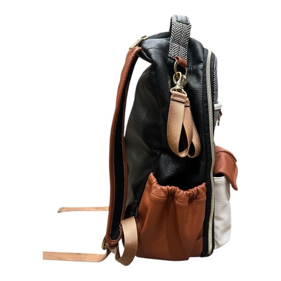 Itzy Ritzy Boss Large Capacity Functional Backpack Diaper Bag Coffee Cream main image 12